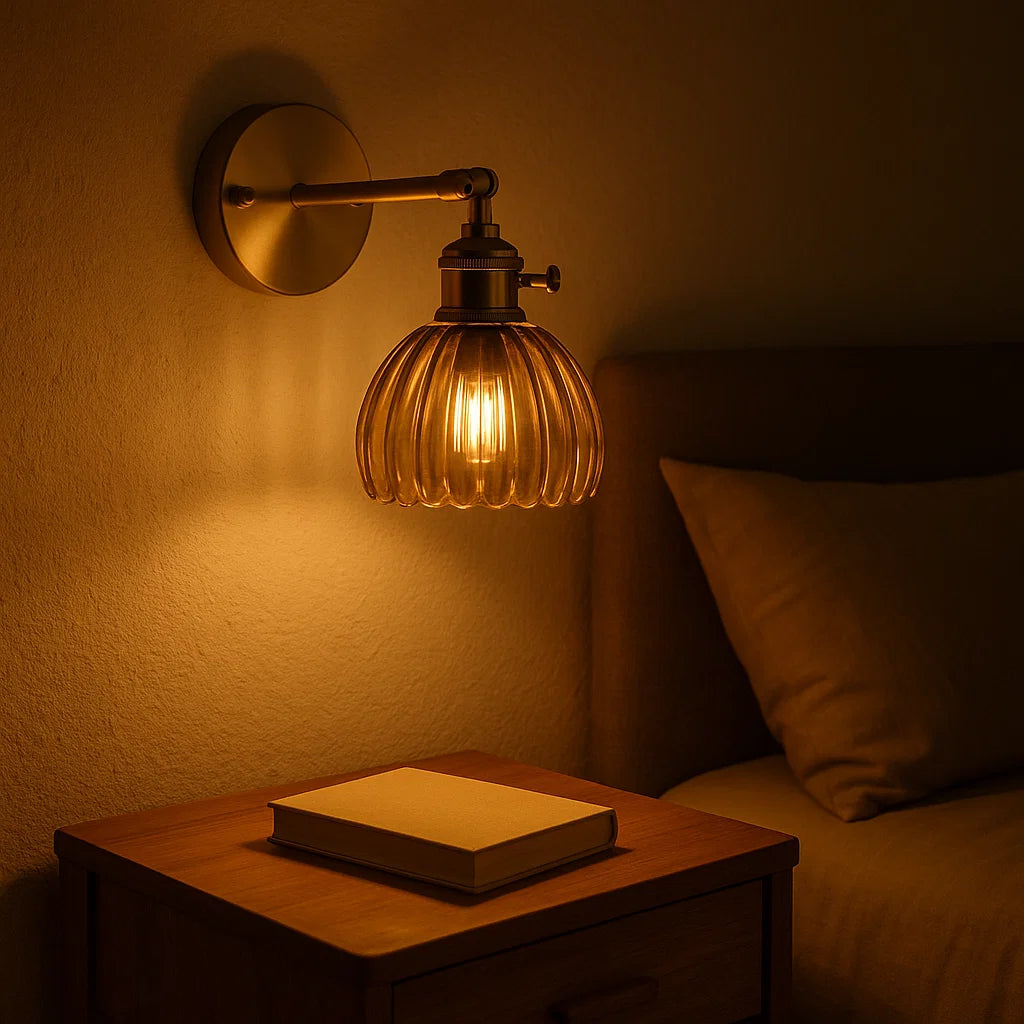 Vintage Wandlamp met Bloemvormige Glazen Kap - Sfeervolle Muurlamp voor Binnengebruik