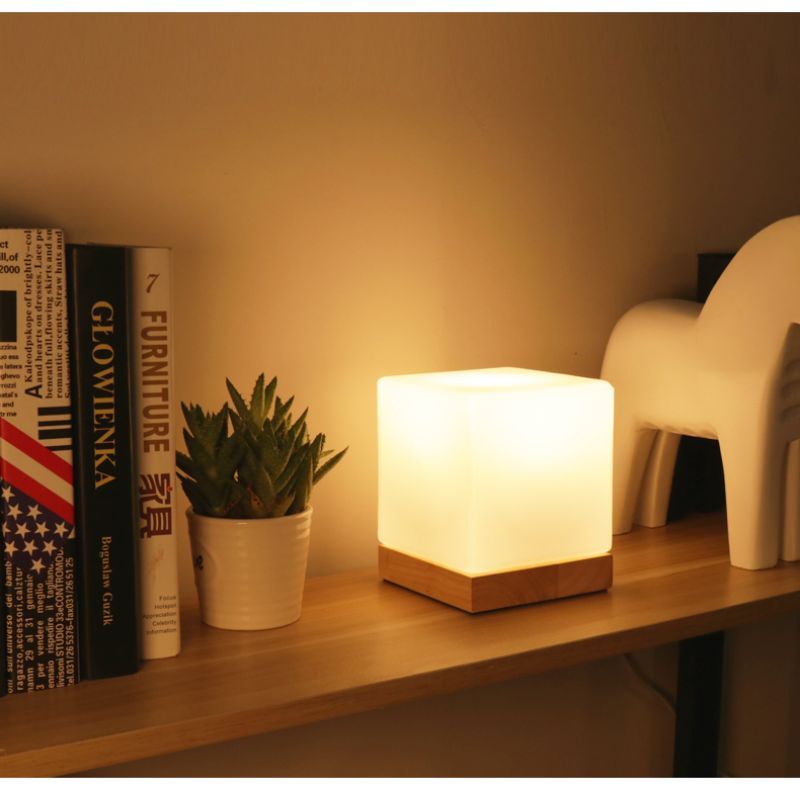 Minimalistische Tafellamp met Houten Accenten en Matglas – 15x15 cm Sfeervolle Verlichting voor Elk Interieur 4