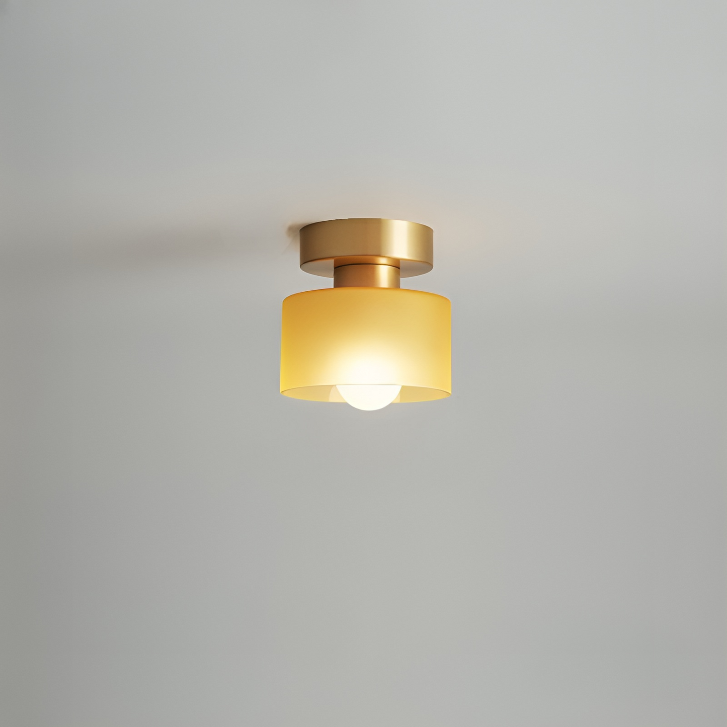 Moderne Plafondspot met Gouden Afwerking en LED Verlichting voor Elegante Sfeer – Compact Bauhaus Design 8
