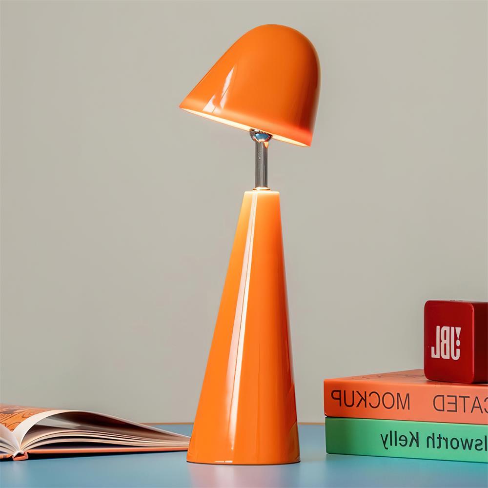 Moderne Tafellamp met Geometrisch Ontwerp en LED Verlichting - Verkrijgbaar in Rood, Oranje en Groen 4