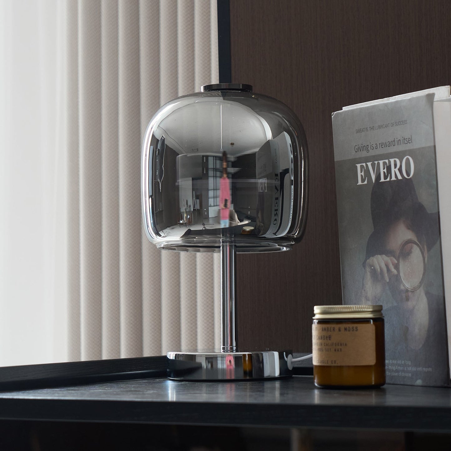 Moderne Tafellamp met Rookgrijs Glas en Verchroomde Voet - LED met Driekleurige Lichtinstellingen en USB Aansluiting 3