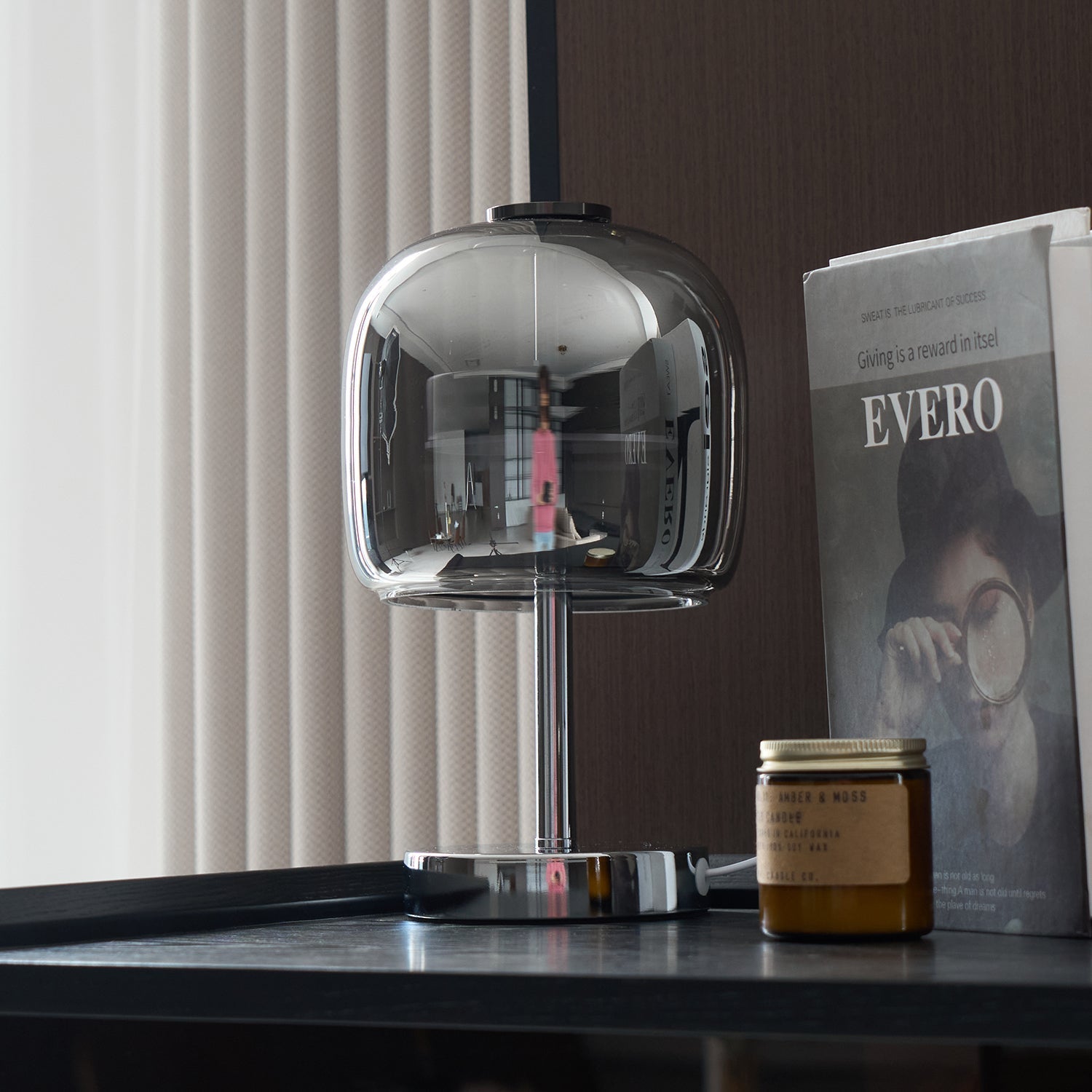 Moderne Tafellamp met Rookgrijs Glas en Verchroomde Voet - LED met Driekleurige Lichtinstellingen en USB Aansluiting 3