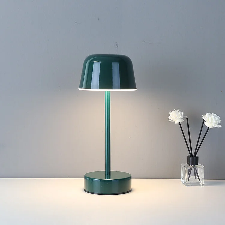 Moderne Zwarte Tafellamp met Warm Licht – Compact Metaal Nachtkast Lampje voor Sfeervolle Verlichting 6
