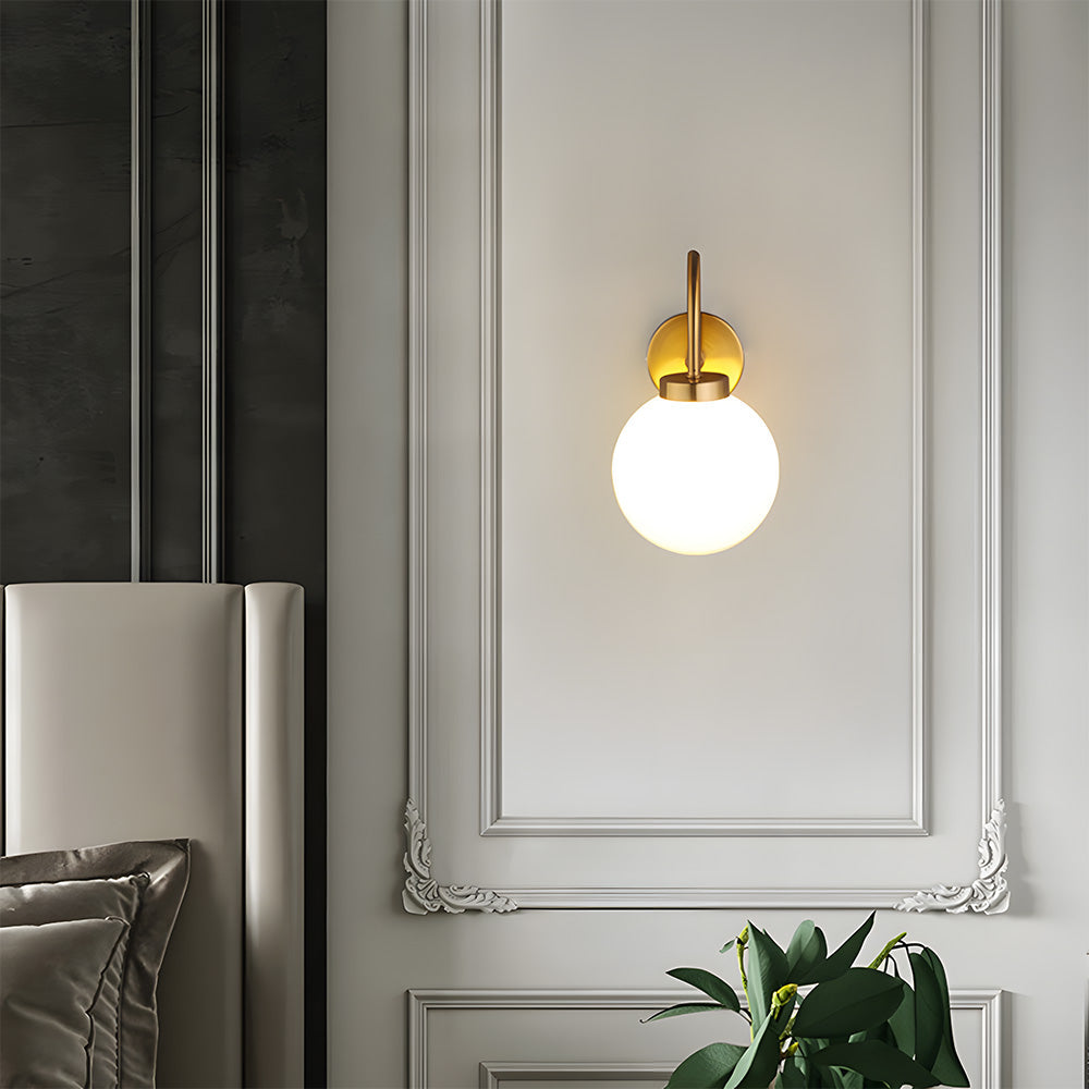 Stijlvolle Wandlamp met Glazen Bol en Metalen Armatuur – Ideaal voor Slaapkamer en Woonkamer 5