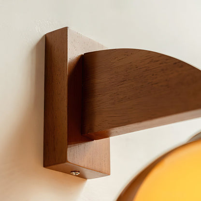 Tavino Wandlamp met Amberkleurige Acryl Kap en Houten Arm – Sfeervolle Muurlamp voor Binnengebruik 3