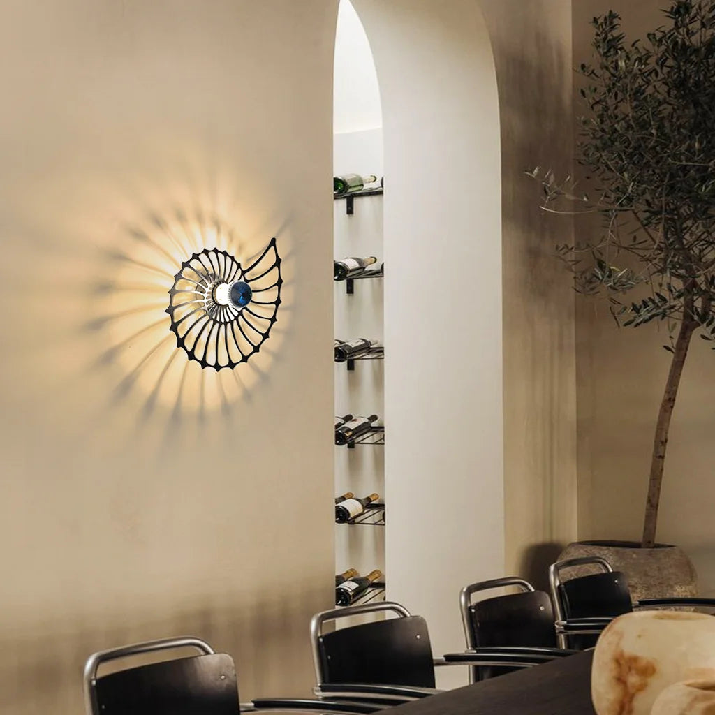 Wandlamp Zwart Aegir Nautilus Design – Modern LED Muurlamp voor Binnen, Energiezuinig en Stijlvol 2